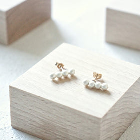 【KOE】パール4粒スタッドピアス