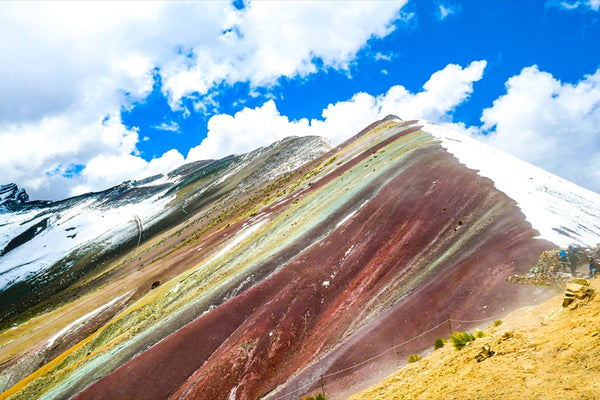 おいしい旅の記憶 #12 | アンデスの山奥には、地球ばなれした“規格外の秘境”が、ひっそり佇んでいます。 ＜ペルー・別腹ストーリー「レインボーマウンテン」＞